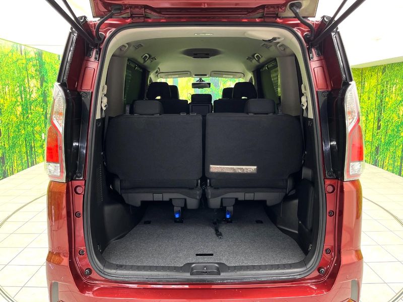 2017 Nissan Serena DAA-GFC27 (UW-6aa6138ede2fb)[28]