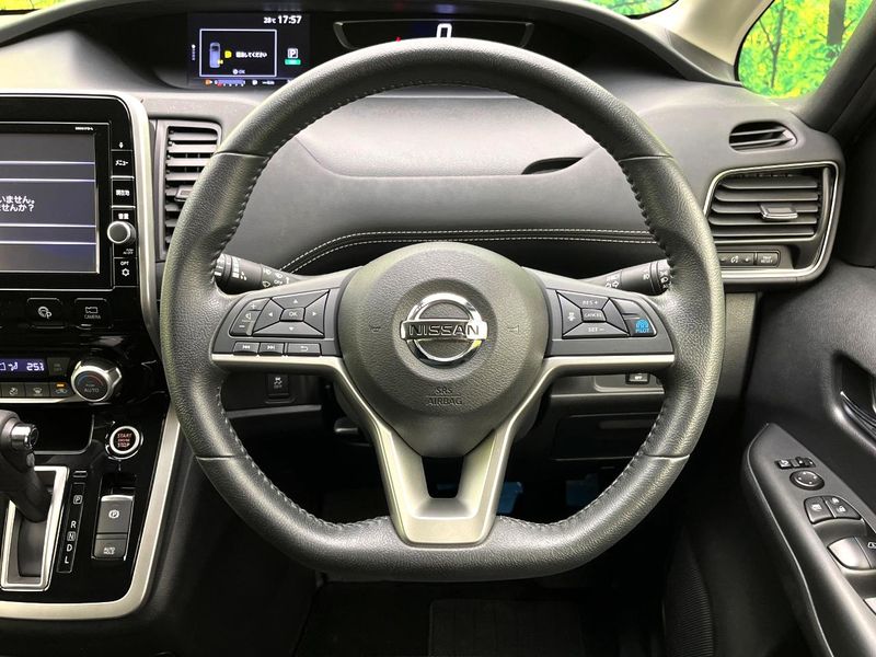2017 Nissan Serena DAA-GFC27 (UW-6aa6138ede2fb)[13]