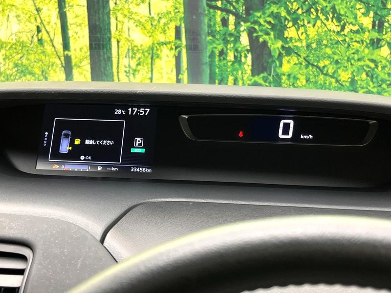 2017 Nissan Serena DAA-GFC27 (UW-6aa6138ede2fb)[18]