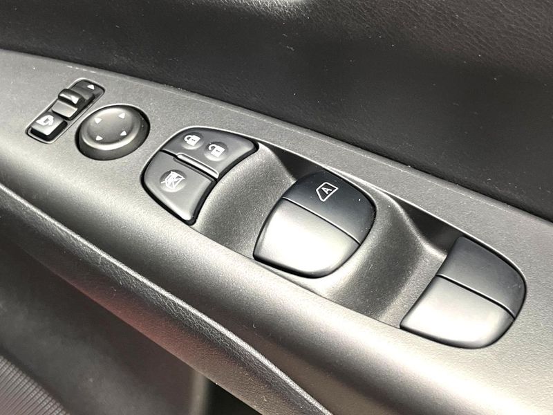 2017 Nissan Serena DAA-GFC27 (UW-6aa6138ede2fb)[6]