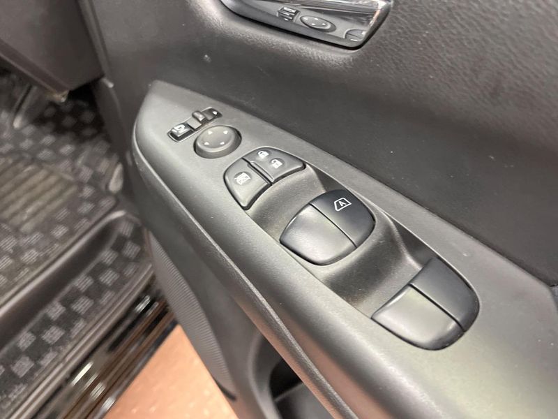 2017 Nissan Serena DAA-GNC27 (UW-6aa613a64d9ed)[20]