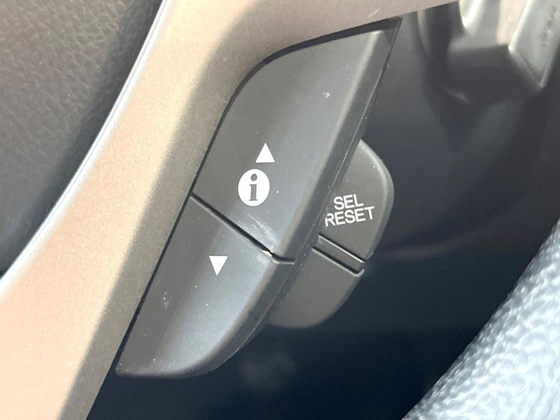 2013 Honda Freed hybrid DAA-GP3 (UW-6aa613a80dfaa)[24]