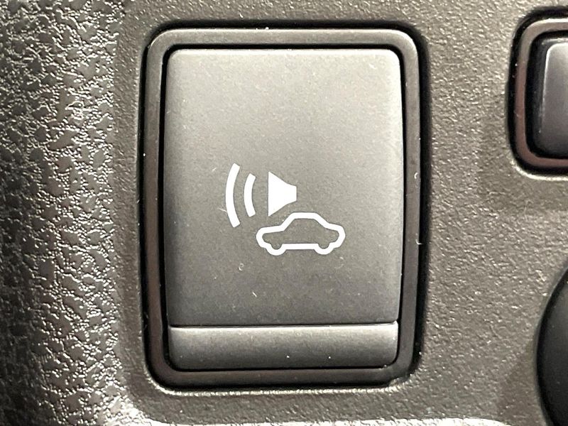 2018 Nissan Note DAA-HE12 (UW-6aa613d55116f)[27]