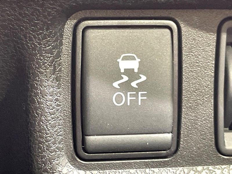 2018 Nissan Note DAA-HE12 (UW-6aa613d55116f)[28]