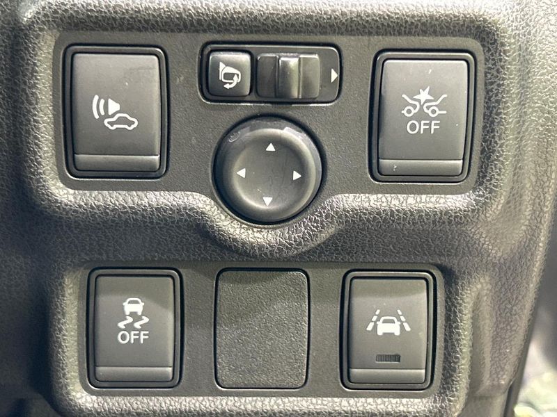 2018 Nissan Note DAA-HE12 (UW-6aa613d5892a1)[9]