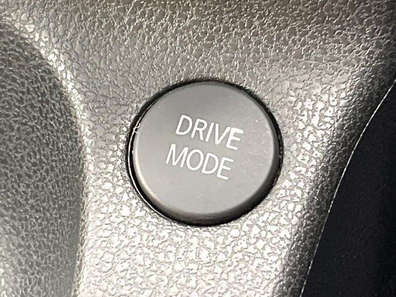 2018 Nissan Note DAA-HE12 (UW-6aa613d5c2f7d)[22]