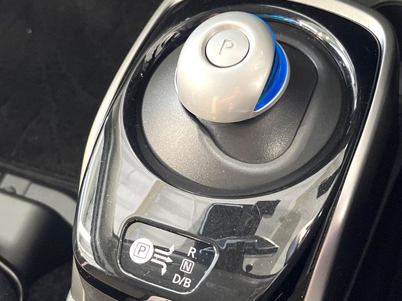 2018 Nissan Note DAA-HE12 (UW-6aa613d5c2f7d)[21]
