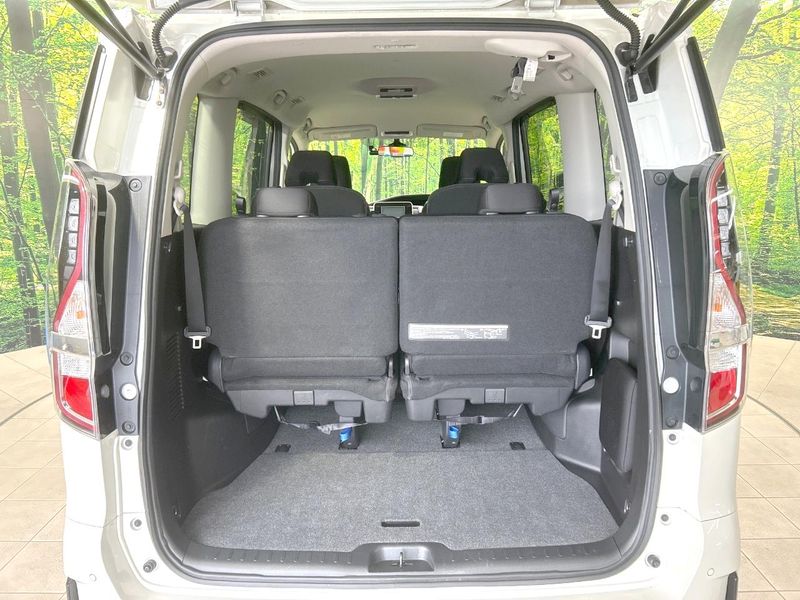 2019 Nissan Serena DAA-HFC27 (UW-6aa613e936e0a)[14]