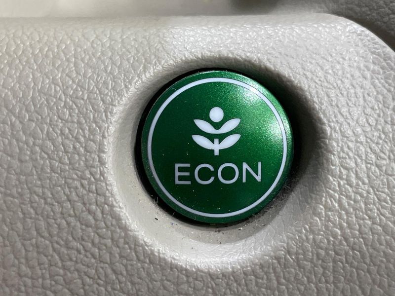 2016 Honda N-BOX DBA-JF1 (UW-6aa6141563be3)[23]