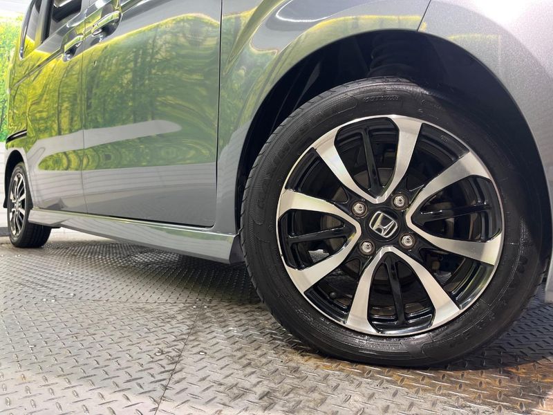 2017 Honda N-BOX CUSTOM DBA-JF3 (UW-6aa6141a25895)[5]