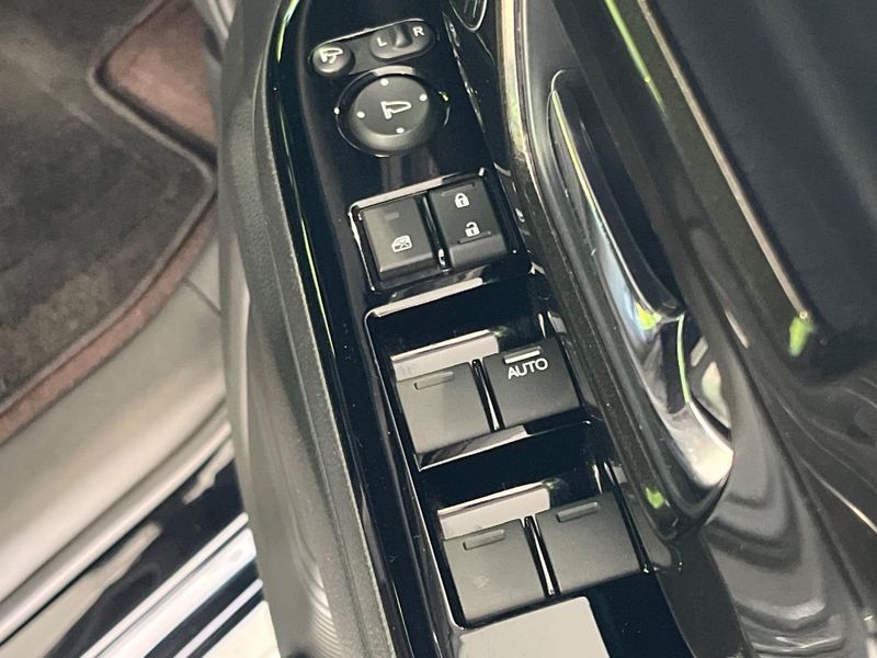 2018 Honda N-BOX CUSTOM DBA-JF3 (UW-6aa6141f3dd3e)[23]