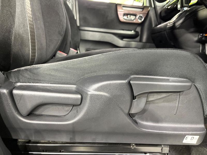 2019 Honda N-BOX CUSTOM DBA-JF3 (UW-6aa61421d6872)[23]