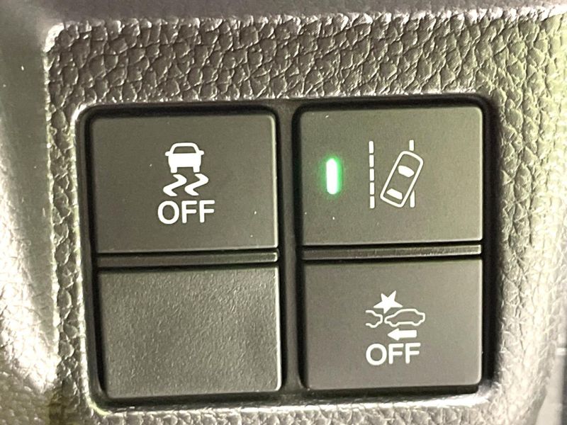 2018 Honda N-BOX CUSTOM DBA-JF3 (UW-6aa614279e172)[21]