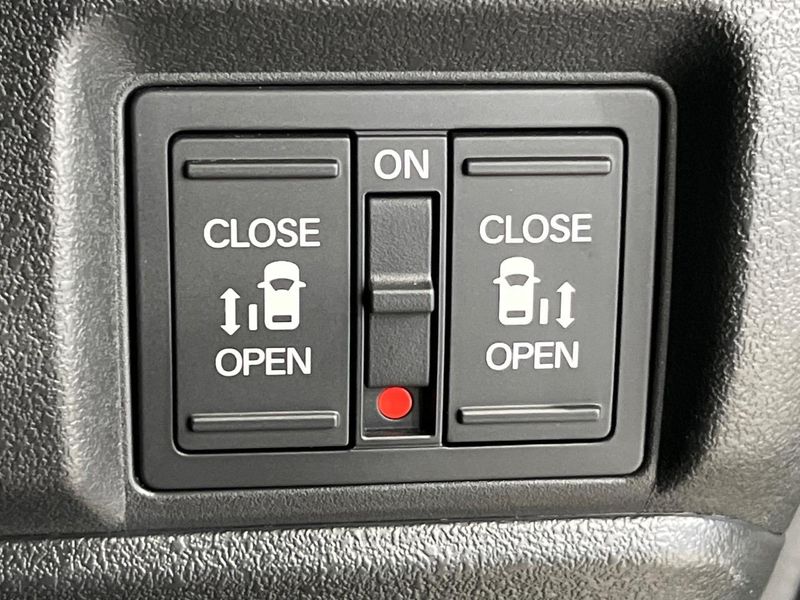 2023 Honda N-BOX CUSTOM 6BA-JF5 (UW-6aa6144b28b77)[24]