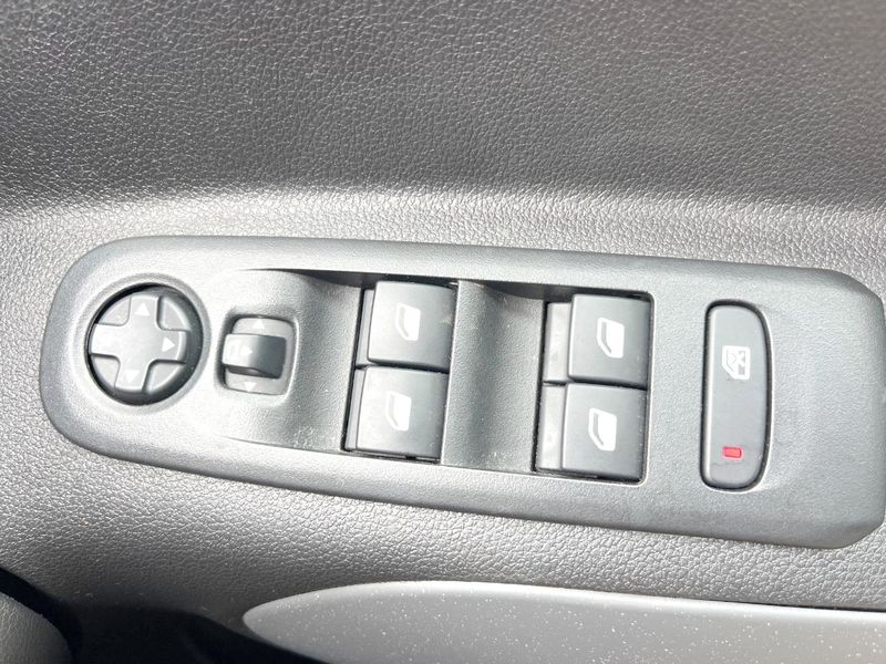 2021 Citroen Berlingo 3DA-K9CYH01 (UW-6aa614680971c)[27]