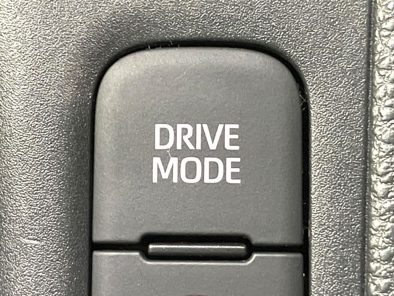 2020 Toyota Yaris 5BA-MXPA10 (UW-6aa6157ebe5ad)[24]