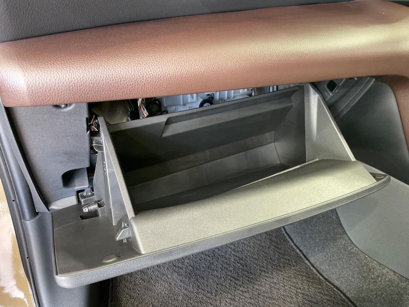 2022 Toyota Yaris Cross 6AA-MXPJ10 (UW-6aa6158b1980d)[25]