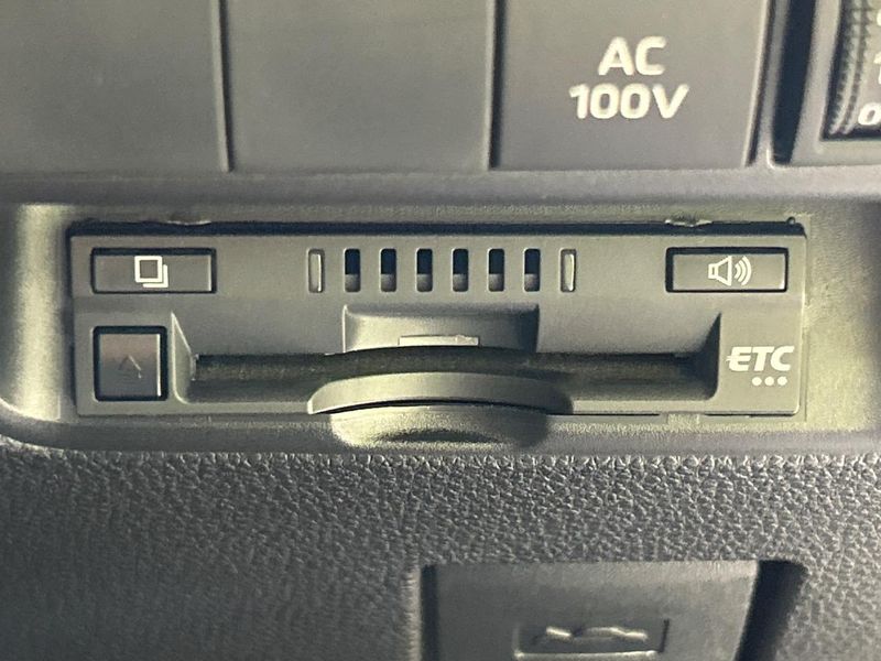2023 Toyota Aqua 6AA-MXPK11 (UW-6aa61597107aa)[11]