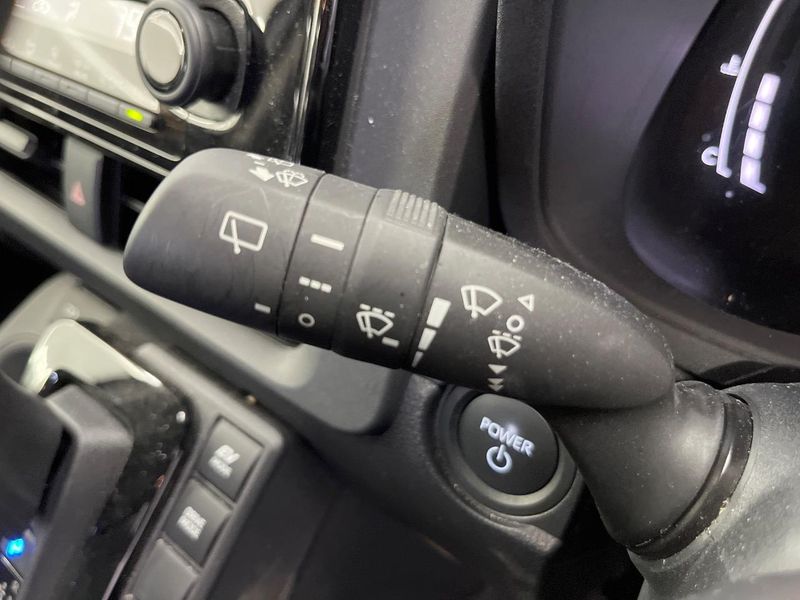2024 Toyota Sienta 6AA-MXPL10G (UW-6aa6159fbfd89)[17]
