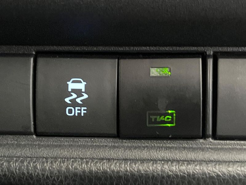2024 Toyota Sienta 6AA-MXPL10G (UW-6aa6159fbfd89)[13]