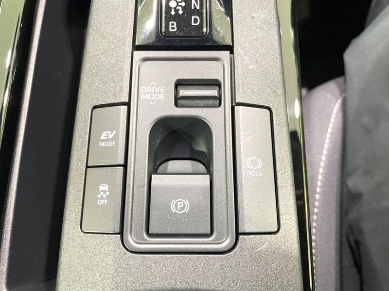 2023 Toyota Prius 6AA-MXWH60 (UW-6aa615b67f8f9)[29]