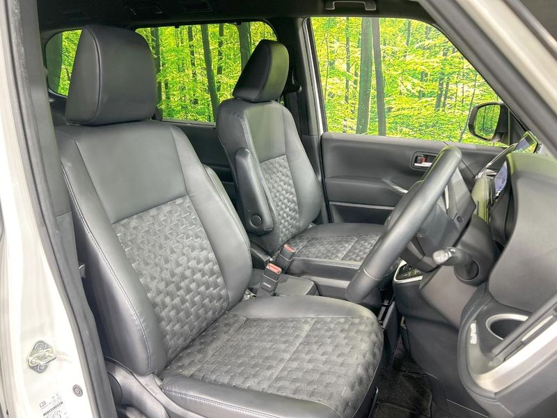 2023 Toyota Voxy 6BA-MZRA90W (UW-6aa615c2610b7)[23]