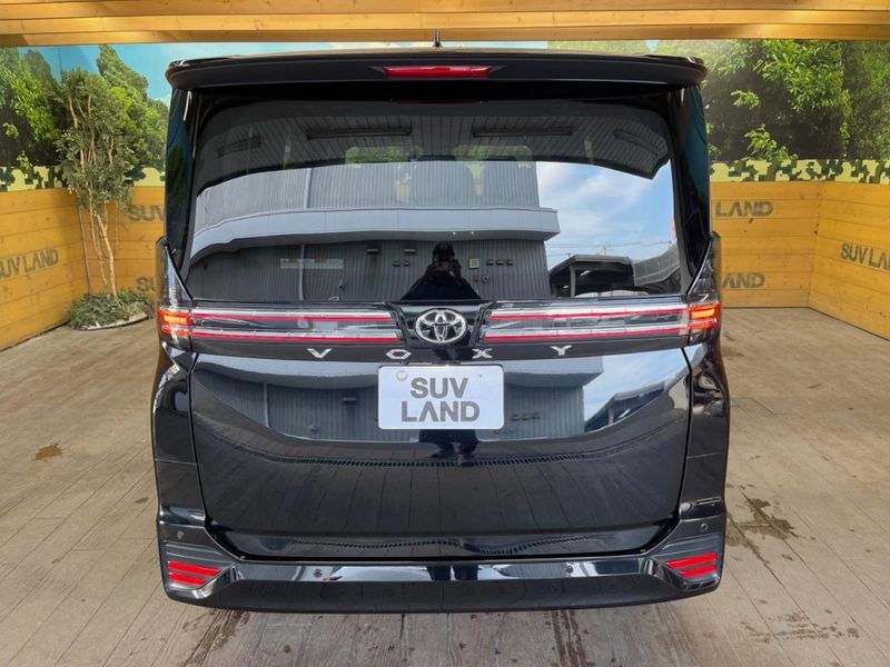 2024 Toyota Voxy 6BA-MZRA90W (UW-6aa615c6d7c2a)[23]