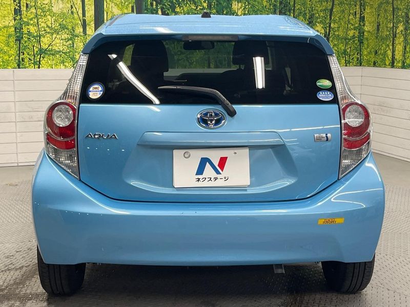 2013 Toyota Aqua DAA-NHP10 (UW-6aa615cec2fed)[16]