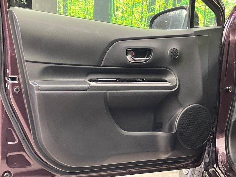 2015 Toyota Aqua DAA-NHP10 (UW-6aa615d15254b)[18]