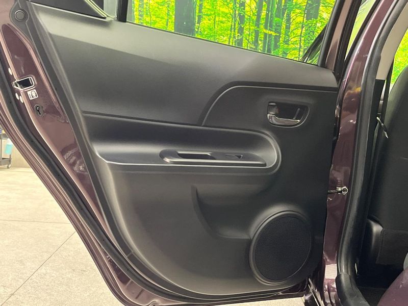 2015 Toyota Aqua DAA-NHP10 (UW-6aa615d15254b)[15]