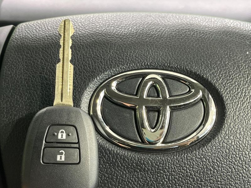 2019 Toyota Aqua DAA-NHP10 (UW-6aa615d4299f3)[28]