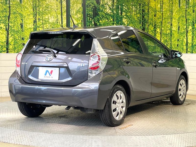 2014 Toyota Aqua DAA-NHP10 (UW-6aa615d7388e4)[27]