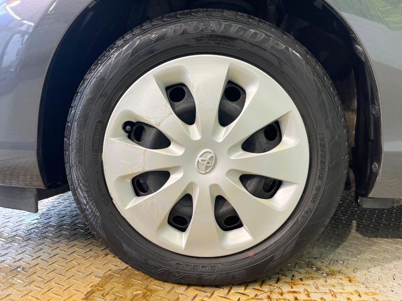 2014 Toyota Aqua DAA-NHP10 (UW-6aa615d7388e4)[21]