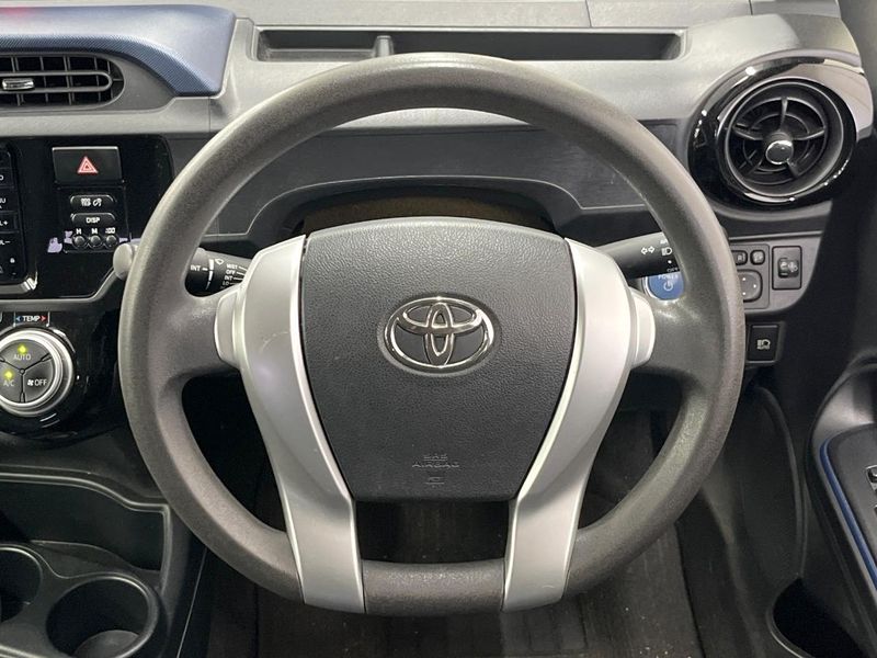 2016 Toyota Aqua DAA-NHP10 (UW-6aa615da0f157)[21]