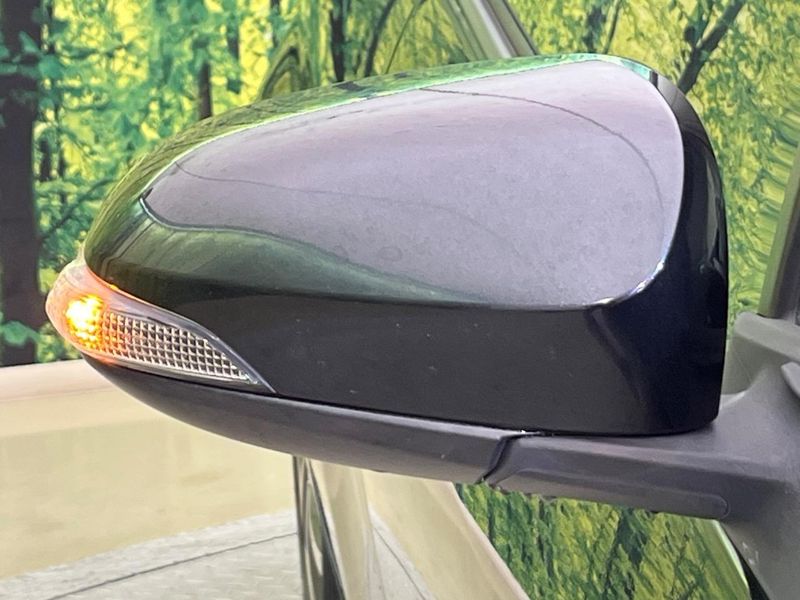 2018 Toyota Aqua DAA-NHP10 (UW-6aa615dbf3aed)[5]