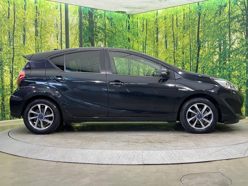 2018 Toyota Aqua DAA-NHP10 (UW-6aa615dbf3aed)[18]
