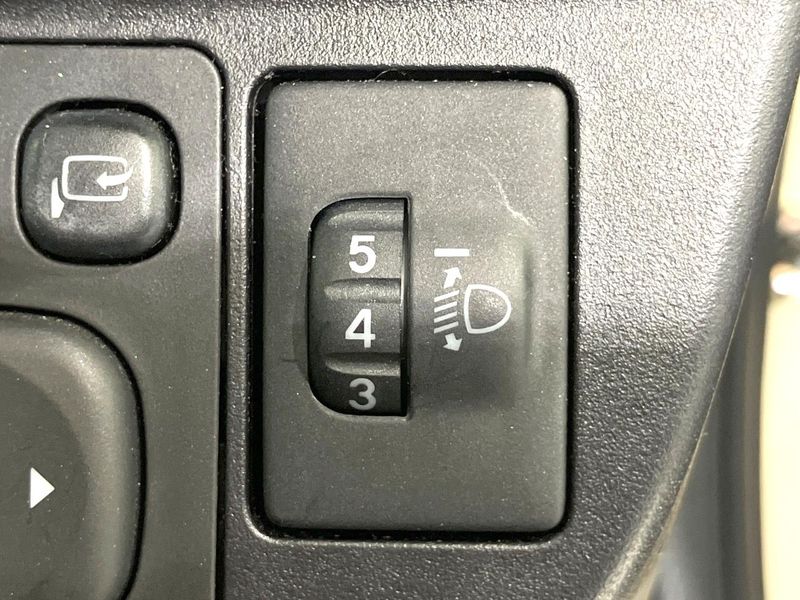 2020 Toyota Aqua DAA-NHP10H (UW-6aa615e0a11ef)[20]