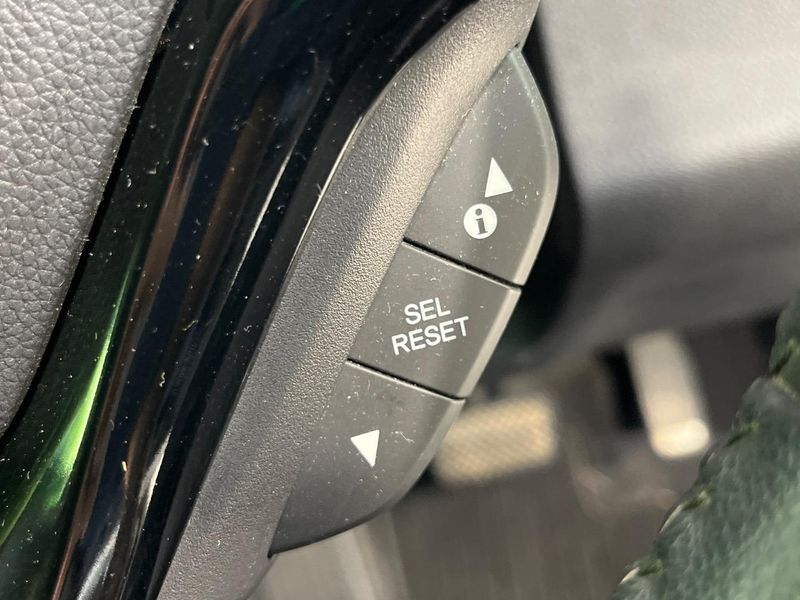 2015 Honda Vezel DAA-RU3 (UW-6aa6160be7b70)[28]