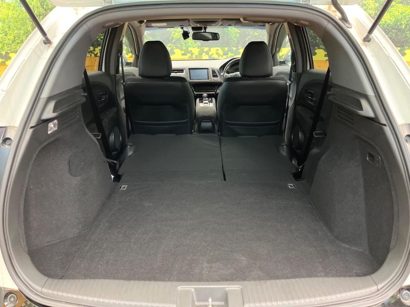 2016 Honda Vezel DAA-RU3 (UW-6aa6160cd0038)[15]