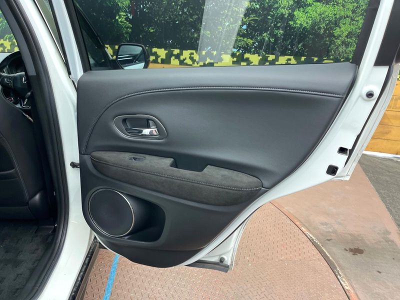 2016 Honda Vezel DAA-RU3 (UW-6aa6160cd0038)[19]