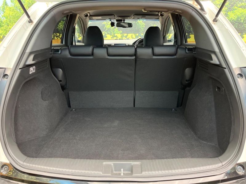 2016 Honda Vezel DAA-RU3 (UW-6aa6160cd0038)[16]