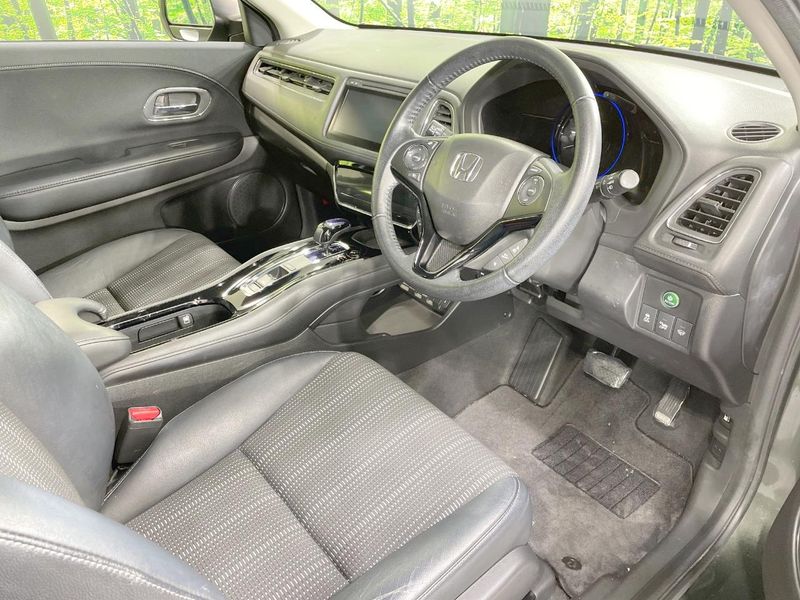 2014 Honda Vezel DAA-RU4 (UW-6aa6160f5057c)[28]