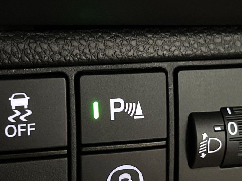 2021 Honda Vezel 6BA-RV3 (UW-6aa616103571a)[21]