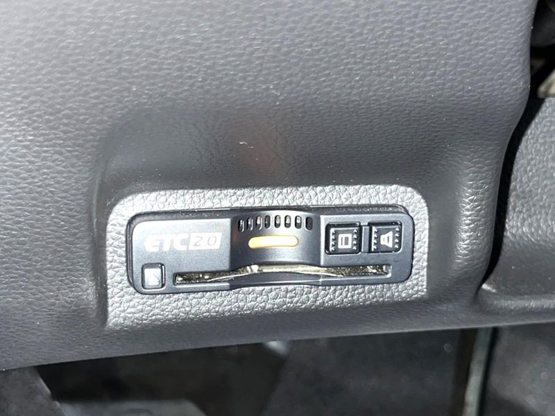 2021 Honda Vezel 6BA-RV3 (UW-6aa616103571a)[25]