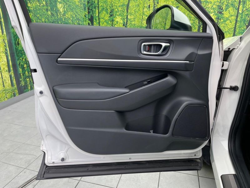 2021 Honda Vezel 6AA-RV5 (UW-6aa6161242f22)[24]