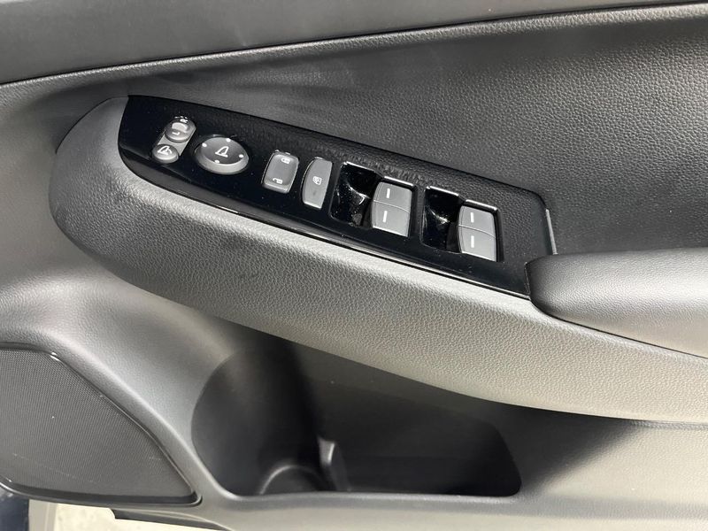 2021 Honda Vezel 6AA-RV5 (UW-6aa6161322ba6)[21]
