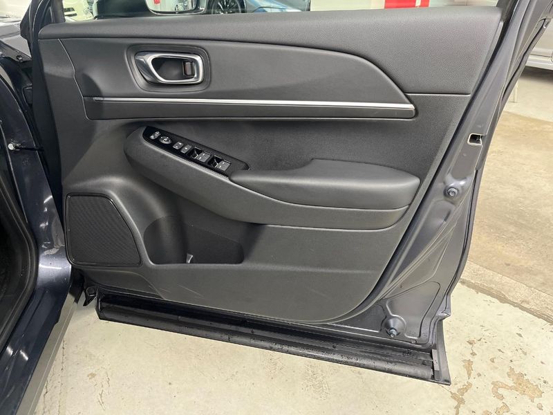 2021 Honda Vezel 6AA-RV5 (UW-6aa6161322ba6)[22]