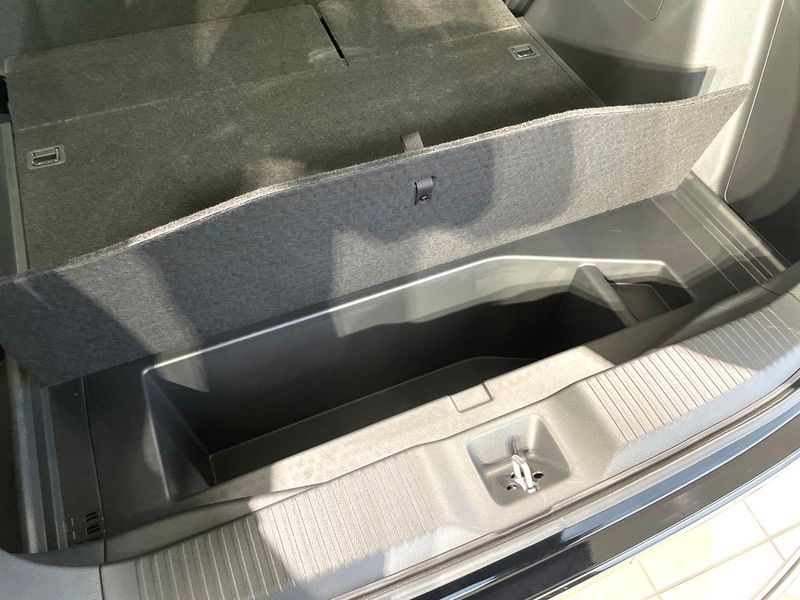 2022 Honda Vezel 6AA-RV5 (UW-6aa61614b0988)[9]