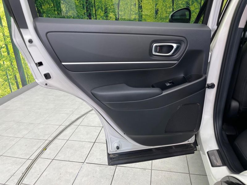 2022 Honda Vezel 6AA-RV5 (UW-6aa6161528cea)[27]