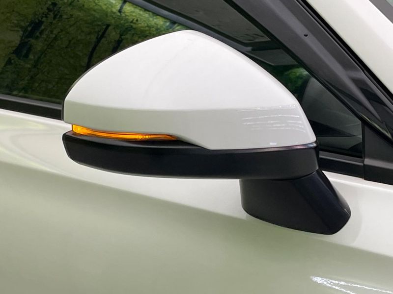 2022 Honda Vezel 6AA-RV5 (UW-6aa6161528cea)[9]
